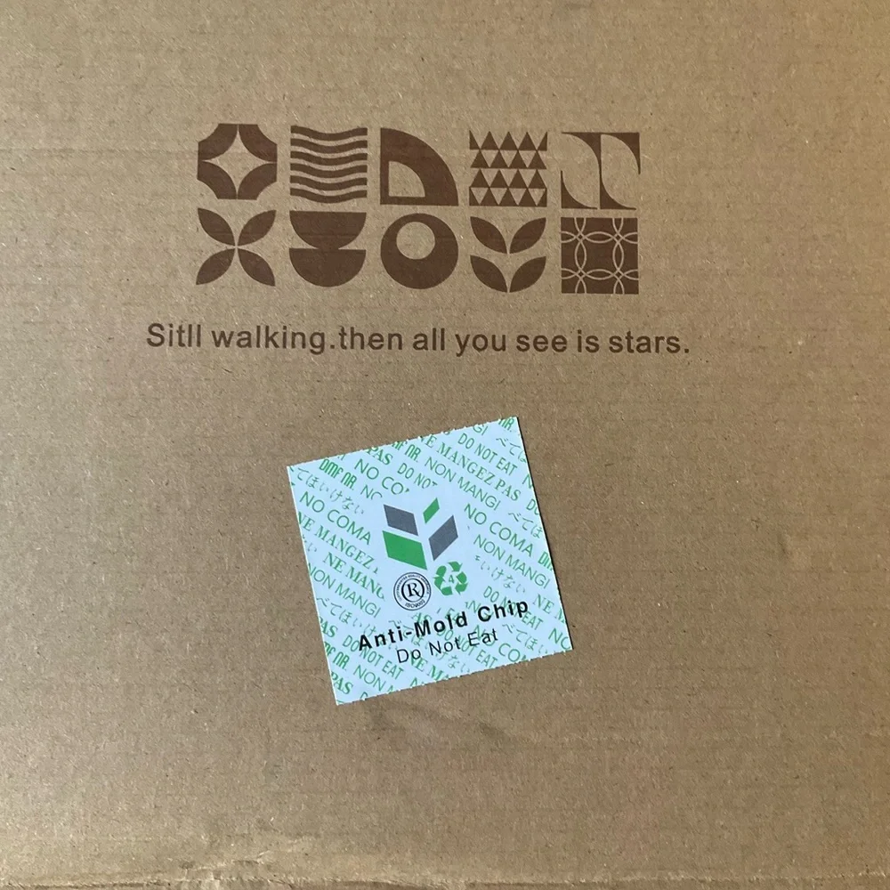 Amazon Essentials Black slouching boots. Metallic Accents - Picture 11 of 14